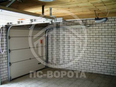 Подъемные секционные ворота с автоматикой DoorHan