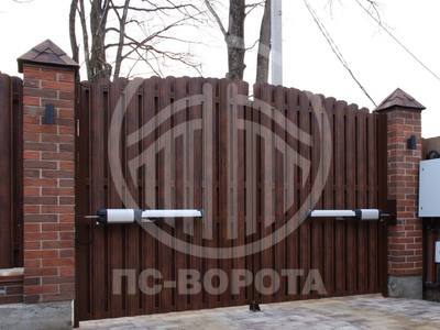 Ворота распашные из евроштакетника с автоматикой
