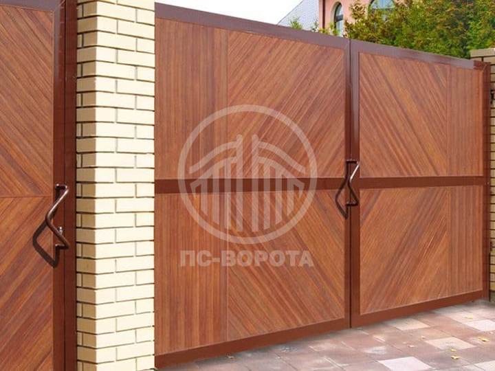 распашные металлические ворота с калиткой