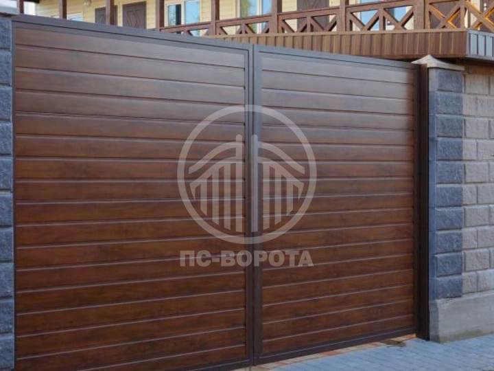 распашные ворота из сэндвич панелей S-гофр