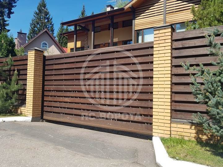откатные металлические ворота из штакетника