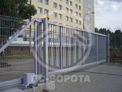 Откатные стальные ворота решетчатые