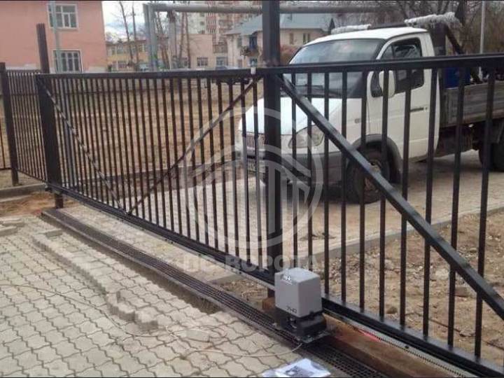 откатные решетчатые ворота