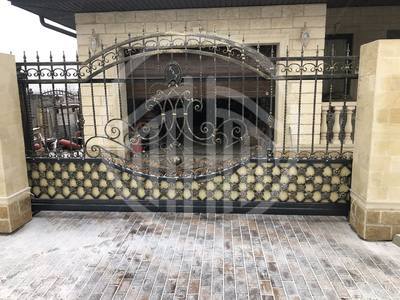 Откатные ворота с элементами ковки и автоматикой