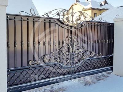 Откатные ворота кованые с автоматикой