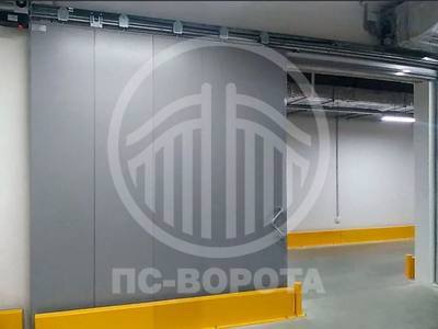 Откатные противопожарные ворота серого цвета