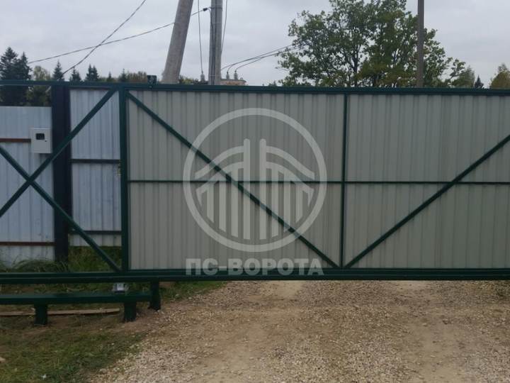 стальные откатные ворота на винтовых сваях